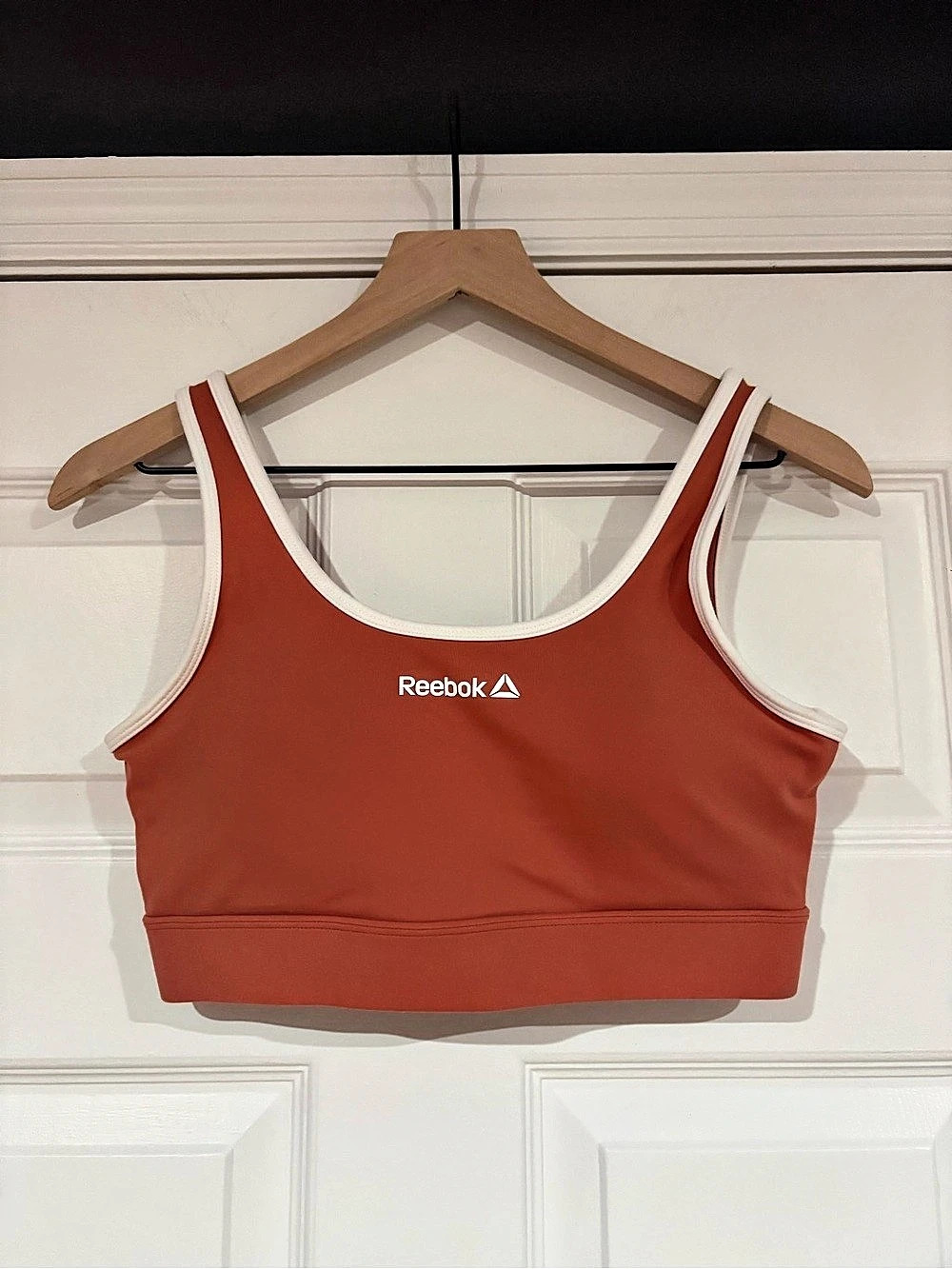 Reebok Contrast Trim Scoop Neck Sports Bra Orange & White Medium